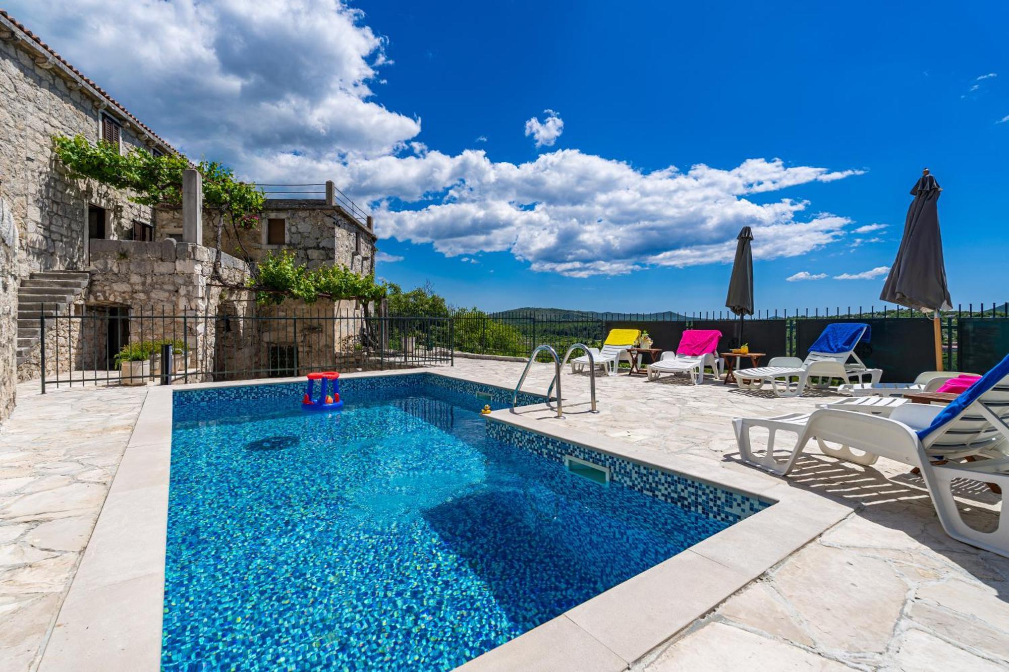 Private Pool Villa - Meditteranean Peace 斯拉诺 外观 照片