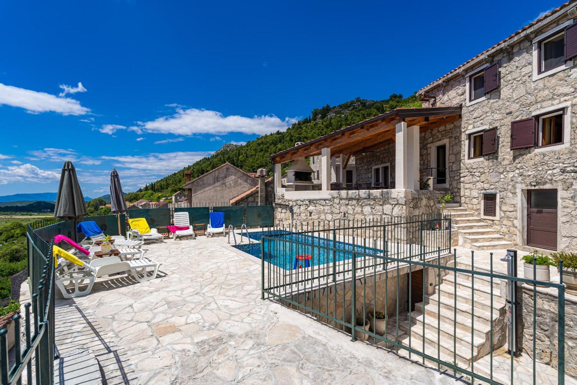 Private Pool Villa - Meditteranean Peace 斯拉诺 外观 照片